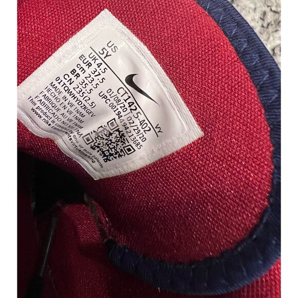 Nike renew boys sneakers size 5 - Picture 9 of 16